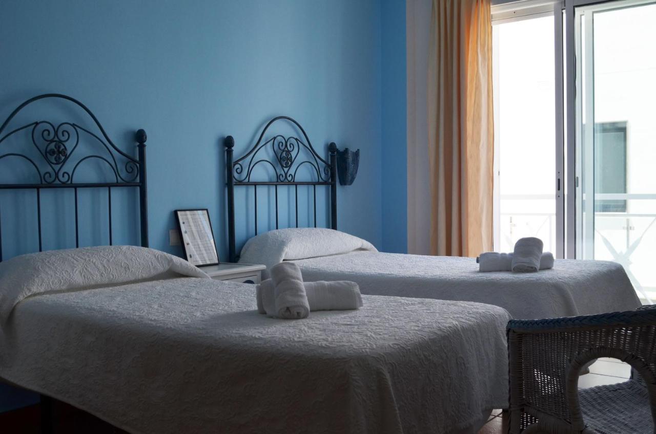 Hostal Dona Antonia Hotel Punta Umbria Exterior photo